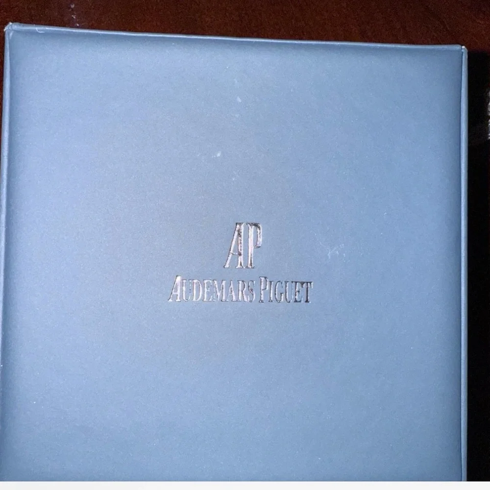 Audemars Piguet Silver Luxury Timepiece - Picture 2 of 8